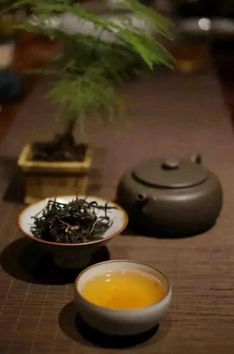 品味时光，茶香中的静谧与沉思